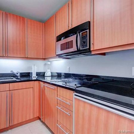 Private Condo Hotel At Four Seasons Brickell Маямі Екстер'єр фото