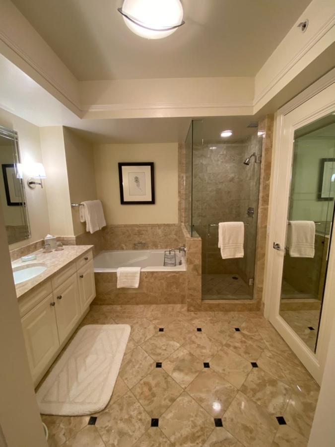 Private Condo Hotel At Four Seasons Brickell Маямі Екстер'єр фото